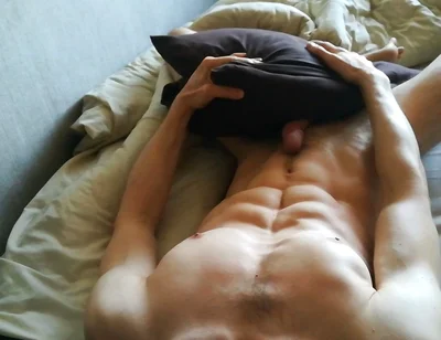 I Want to Cum so Bad... Dry Humping My Pillow Until I Blast