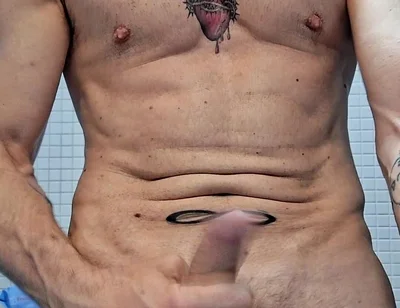 Straw in the Changing Rooms