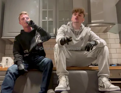 Smoking and spitting masters