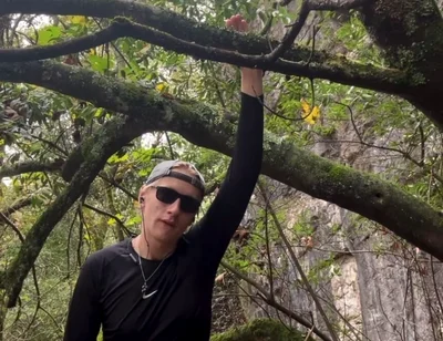 Hiker Bro goes Off-Trail to Jerk Off