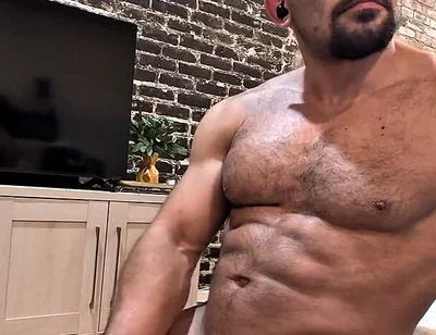Bodybuilder Benji Bastian Strokes Thick Cock