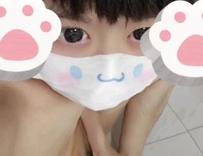 Cute Man Masked Masturbating and Ejaculating on His Own Foot