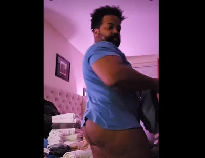 Stepdaddy Shows Juicy Ass While Doing Laundry