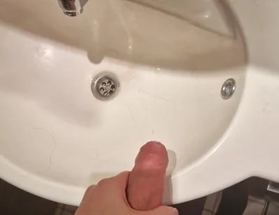 Wake up at Friend's House, Hungover. What Else You Gonna Do Than Cum? ‍