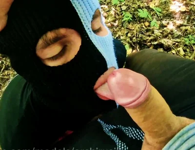 Twinks with Big Dicks Fuck During Breaks in the Park Without Condoms Until They Cum