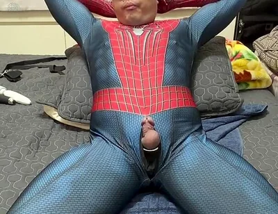 Fat Spider Draws by Drawing in the Red Center