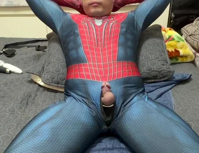 Fat Spider Draws by Drawing in the Red Center