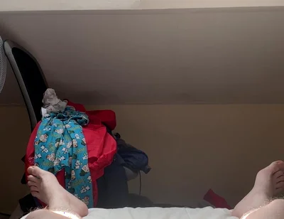 Horny Gay UK Slut Enjoying a Wank