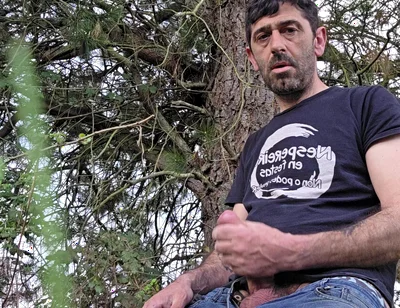 Straight Guy Masturbates in the Woods