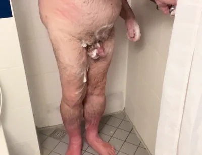In the Shower with Coach Karl 6765