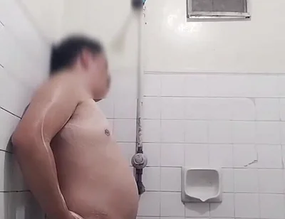 A Handsome Pinoy Masturbating Before a Shower.