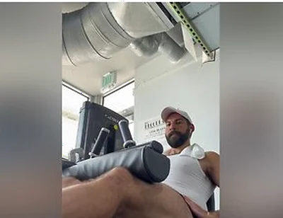 Cumming Handsfree In Public. (x: Hamedraiddxxx)