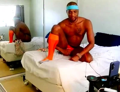 Kennie Jai Jerks and Shoots!
