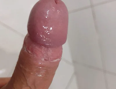Strong Water in the Foreskin Excites the Glans Precum.