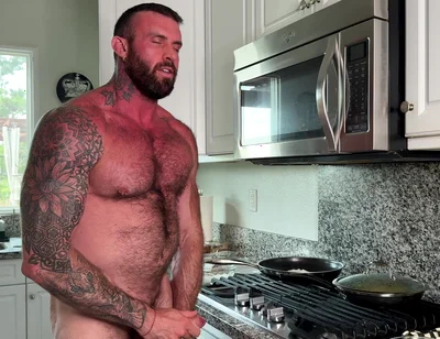 Sexy Chef Cooks with a Boner and Cups