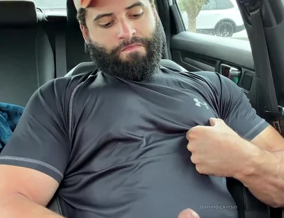 Muscle Cub in the Car