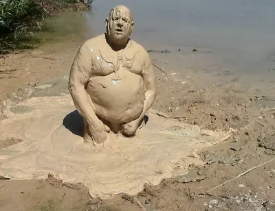 Mudbath in Creamy, Light Mud - Like Vanilla Pudding