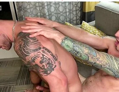 Muscle Bottom Blain Oconnor Sucks And Gets Fucked By Stepdaddy Derek Kage