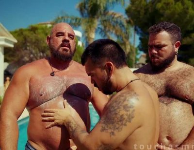 Poolside Cream Rubdown: Four Hands Slick up a Needy Sub, Sandwiched