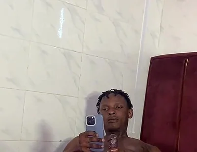 Two Street Thugs Had a First Sight Fuck Behind the Scenes