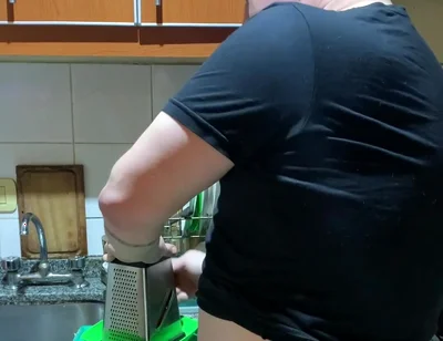 I like to cook and to cum