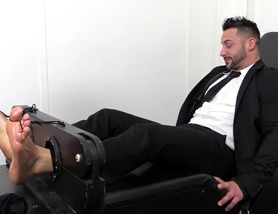Burly Hunk Yoel Tied up & Tickle