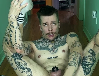 Tattoo Guy Ass Play with Toys