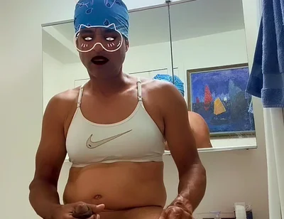 Kris Reelz - Showing off My New Sports Bra