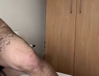 Bedroom Session: Scruffy Daddy Plows Hungry Stud, Mouth-fed Finish