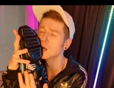 It's Sneaker Likin' Good