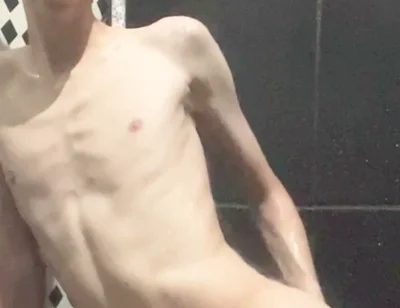 Kedoimath - a Twink Showing His Femine Body