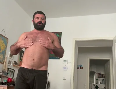 Delivery Guy Demands a 5-star Review
