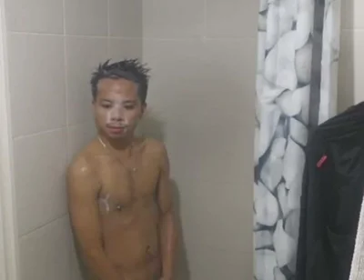 Pinoy Twink Get Hard Under the Shower