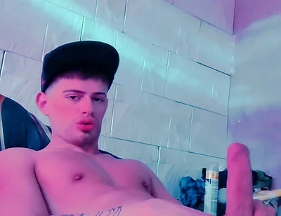 I Masturbate in My Friend's Room Until I Ejaculate