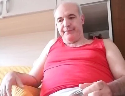 I Shower with My Piss and Masturbate My in Online Show