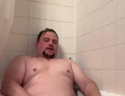 Cuming in My Bath Tube