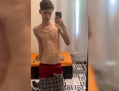 Skinny Jaw Cracks with Cock Size