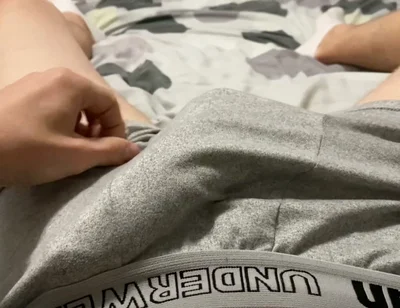 18-year-old Twink Came in His Underwear Without Using His Hands