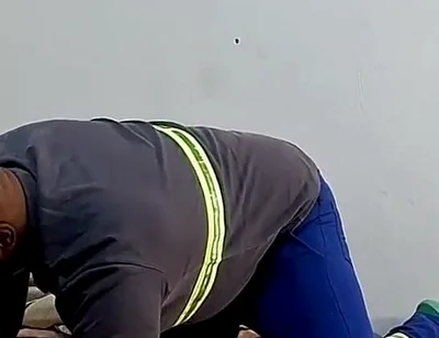 My Brother-in-law Came Home From Work and Caught Me Naked in the Bedroom, and I Asked Him to Give Me a Blowjob in Secret.