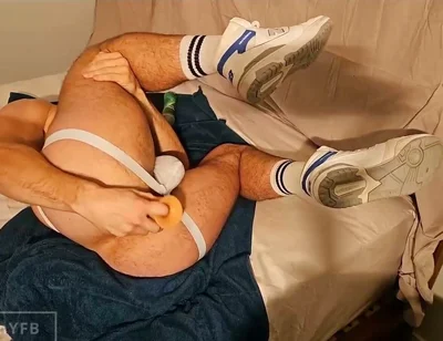 Oiling up My Bubble Butt