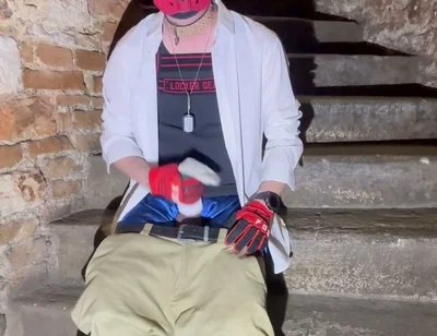Sagger, Sneakers and Socks! Part 1