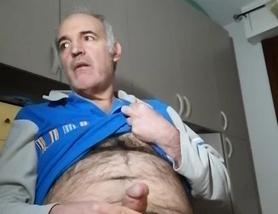 A Nice Cumshot Before Going to Sleep!
