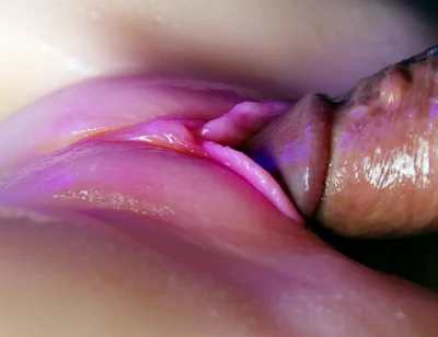 Juicy Pussy Close-up Absorbs a Portion of Sperm From a Big Cock and Slurps!