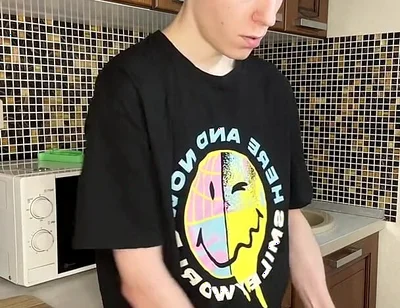 Young Twink's Gushing Cum Delight