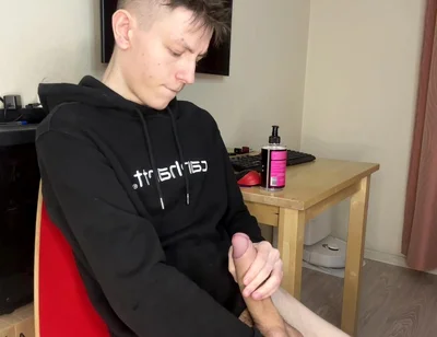 18 and Horny: Twink's Sticky Load Explosion