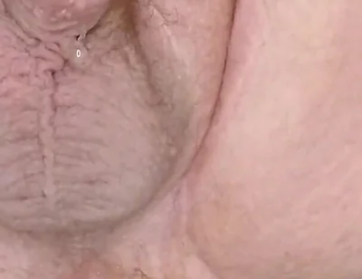 BIG toy anal on the fucking machine!