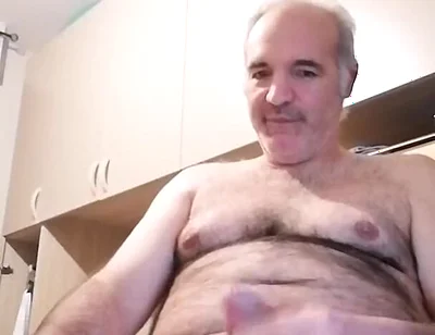 A Piss Before the Saw!