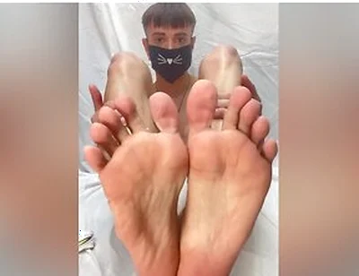 Kitty Femboy Showing Feet And Ass