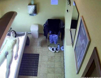 Czech Gay Solarium 43 Muscled Stud Gets Caught in the Act