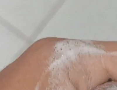 Extreme Burning Sensation Makes the Glans Foam with Arousal.